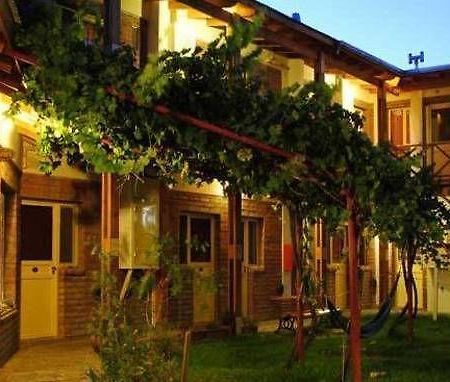 La Tosca Hostel Puerto Madryn Eksteriør bilde