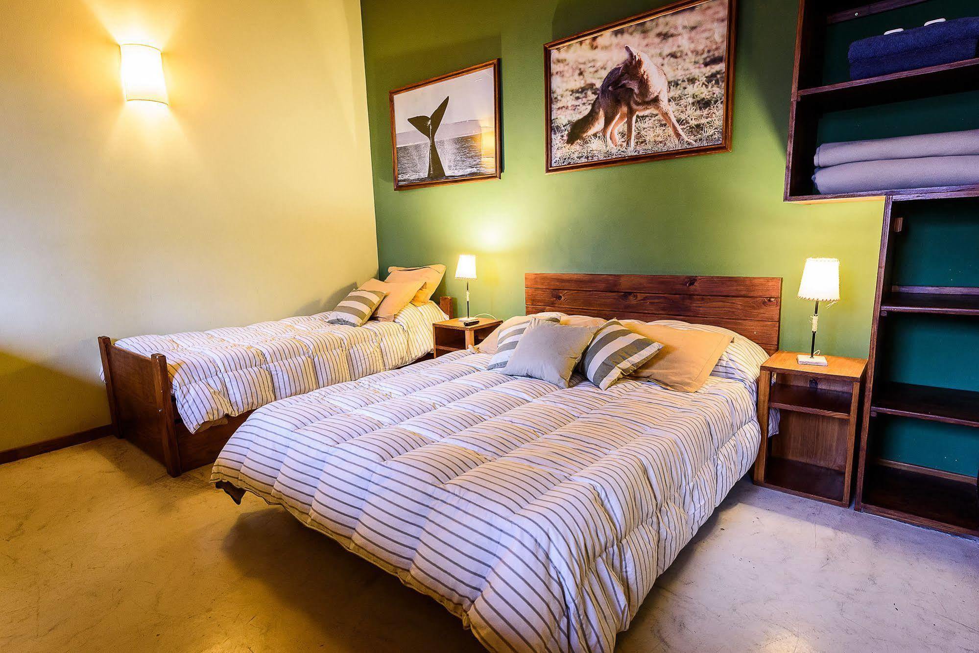 La Tosca Hostel Puerto Madryn Eksteriør bilde
