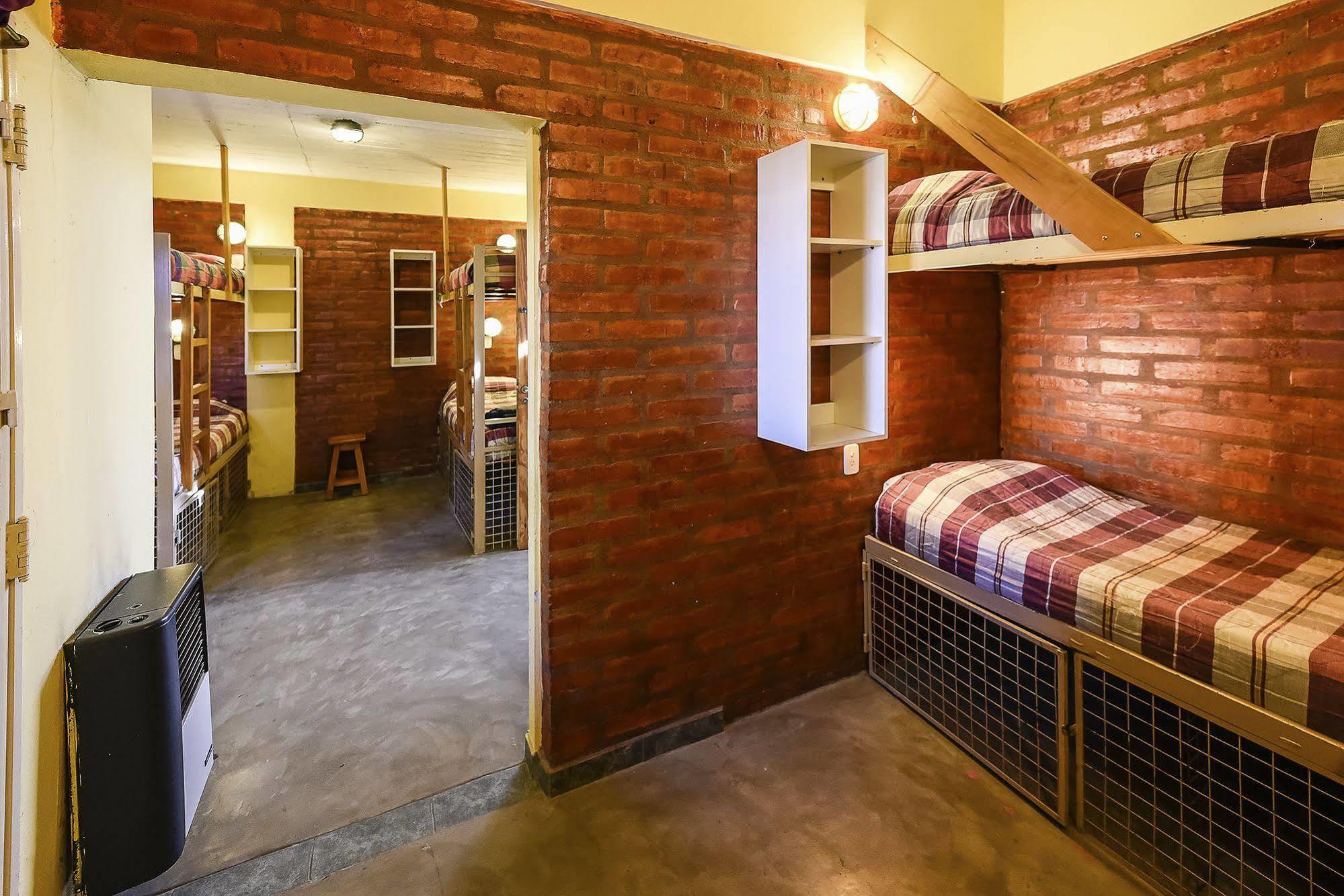 La Tosca Hostel Puerto Madryn Eksteriør bilde