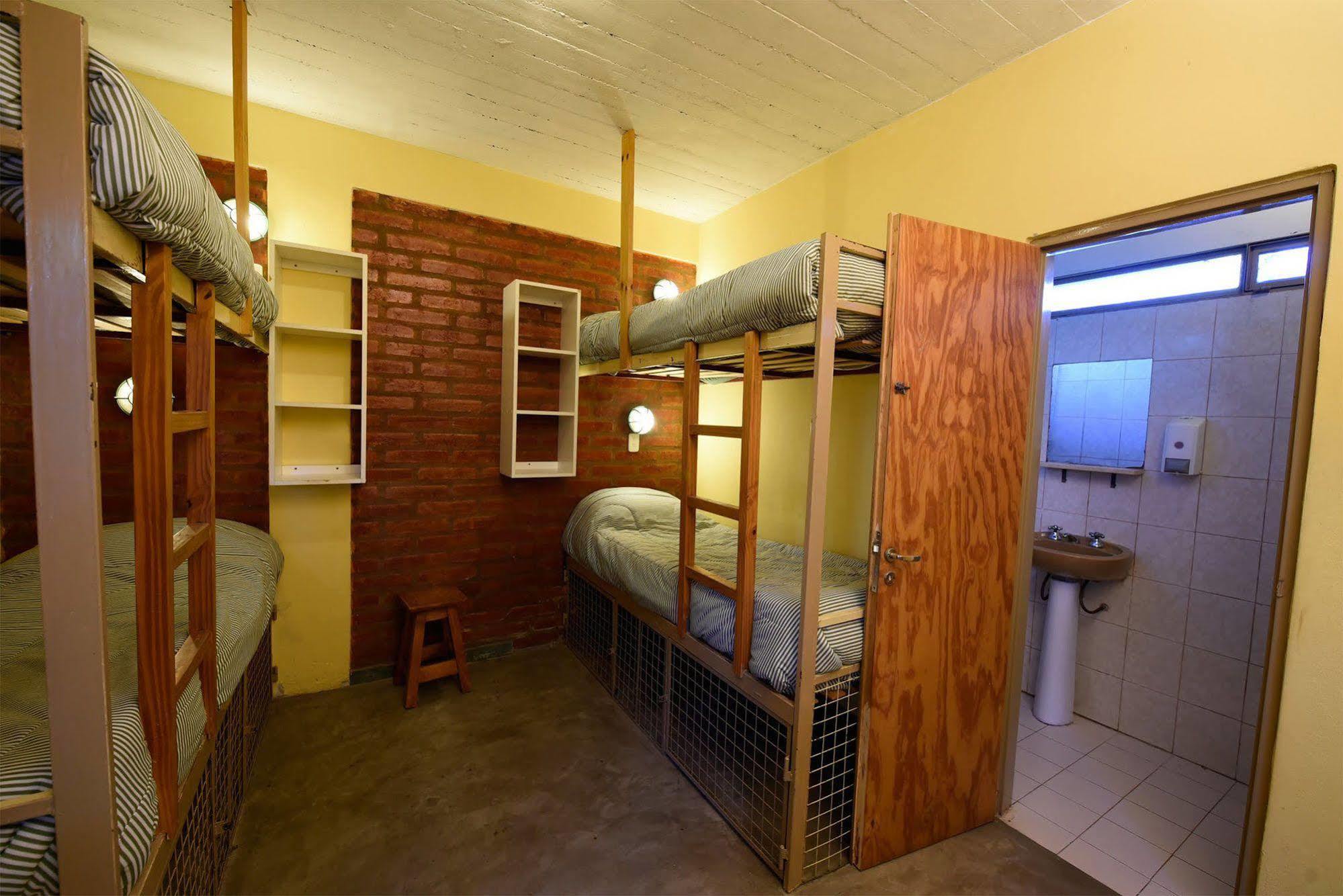La Tosca Hostel Puerto Madryn Eksteriør bilde