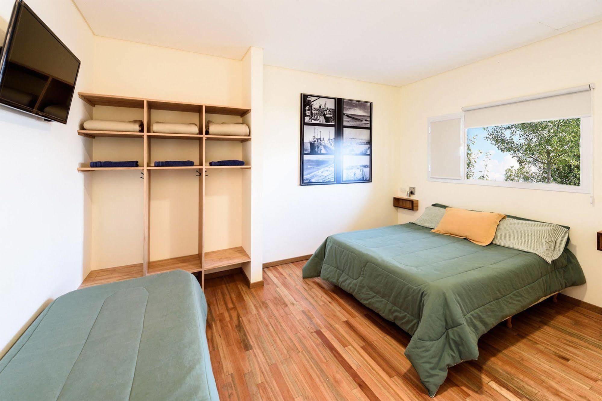 La Tosca Hostel Puerto Madryn Eksteriør bilde
