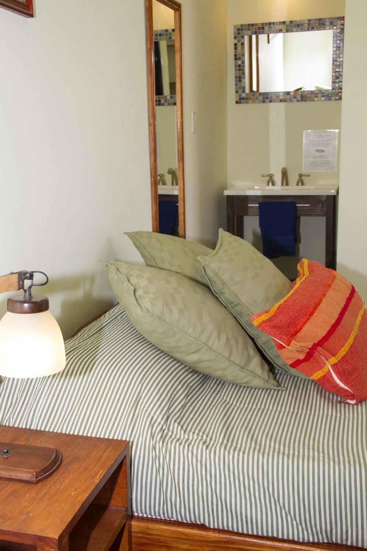La Tosca Hostel Puerto Madryn Eksteriør bilde